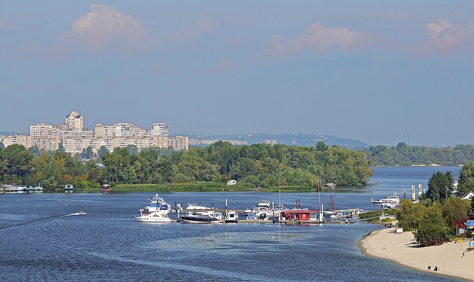 Rusia intensifica los ataques contra los puentes de Kyiv y divide la movilidad de la capital