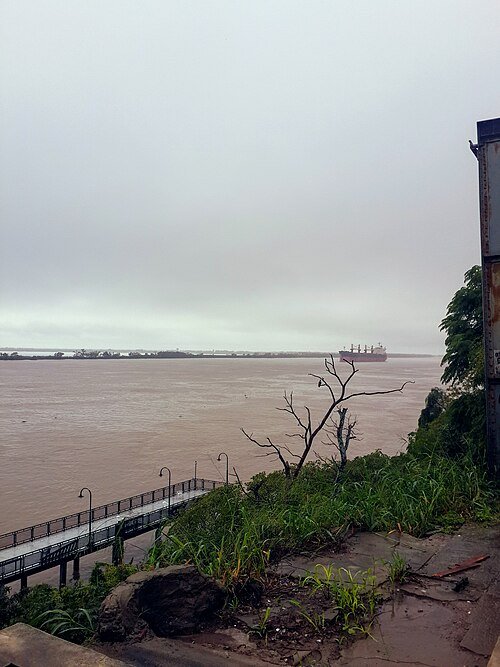 Buscan a tres hombres desaparecidos en el río Paraná tras el vuelco de una lancha en Fray Luis Beltrán