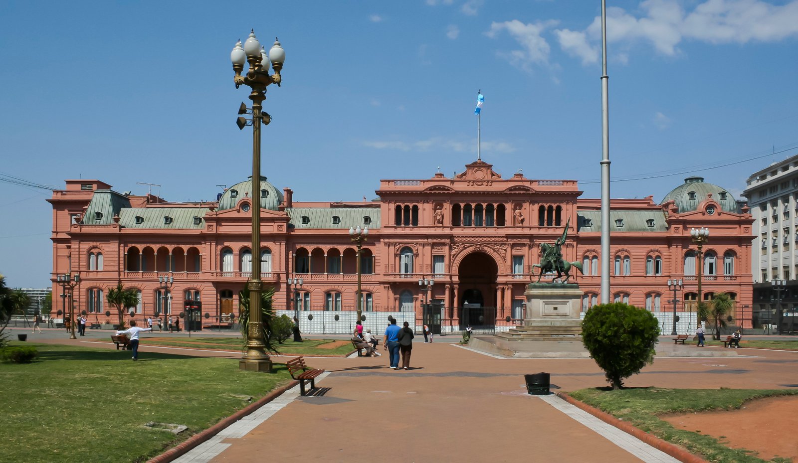 El Gobierno prepara un nuevo plan de retiros voluntarios para empleados públicos