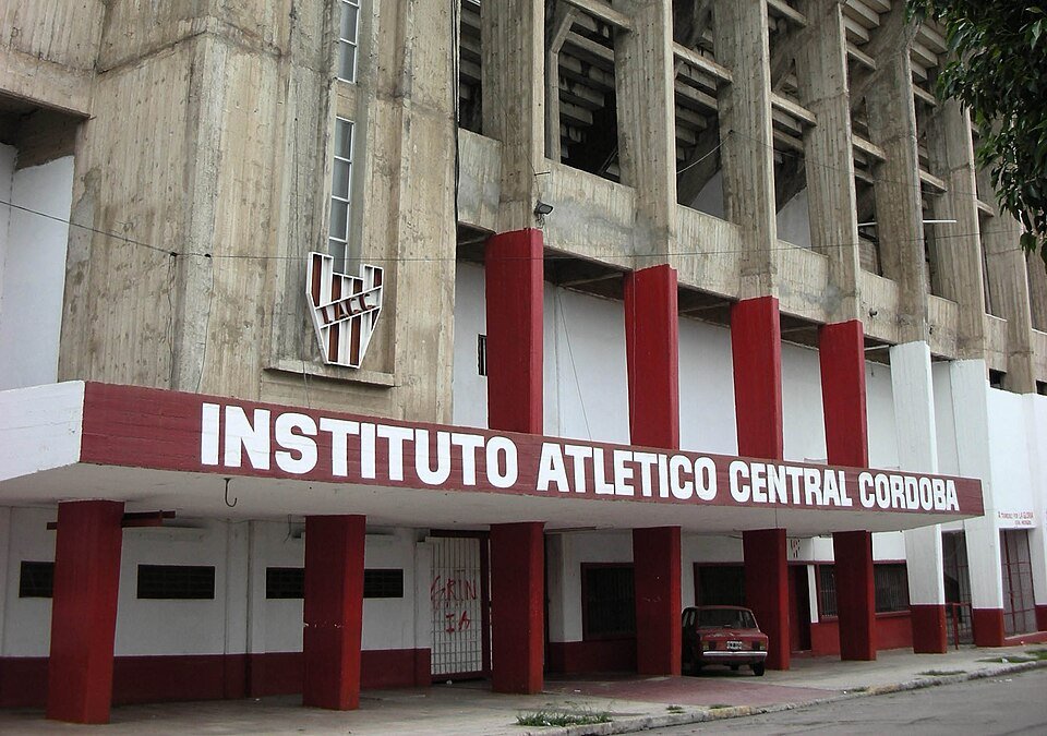 Instituto goleó 4-1 a Independiente y es líder en solitario de la Zona A del Clausura