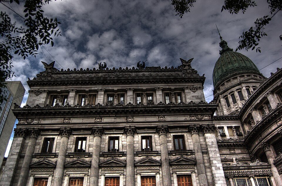 El Gobierno presentó el Presupuesto 2027 con una inflación proyectada del 18% y un dólar a $1.847